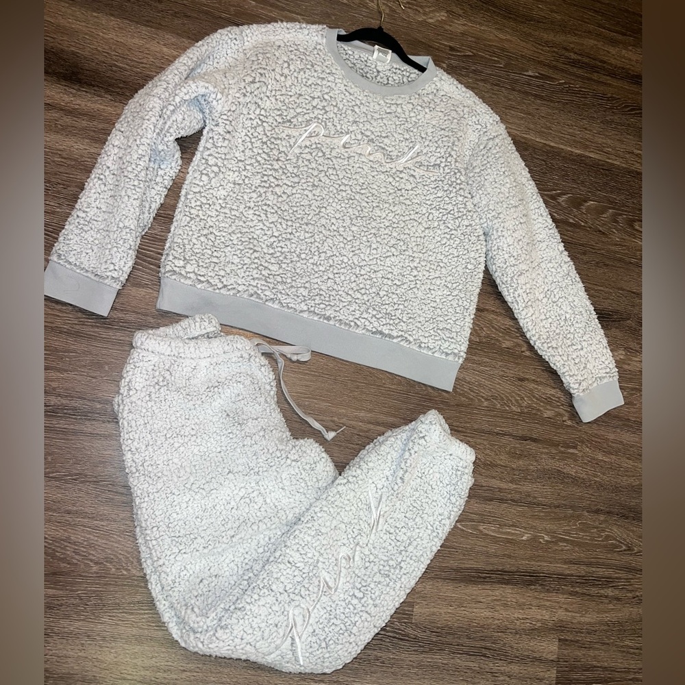 PINK Sherpa crew neck and pants size L